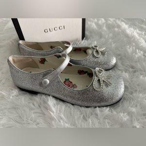 Authentic GUCCI girls silver‎ Metallic Bow Rhinestone flats shoes sz 32